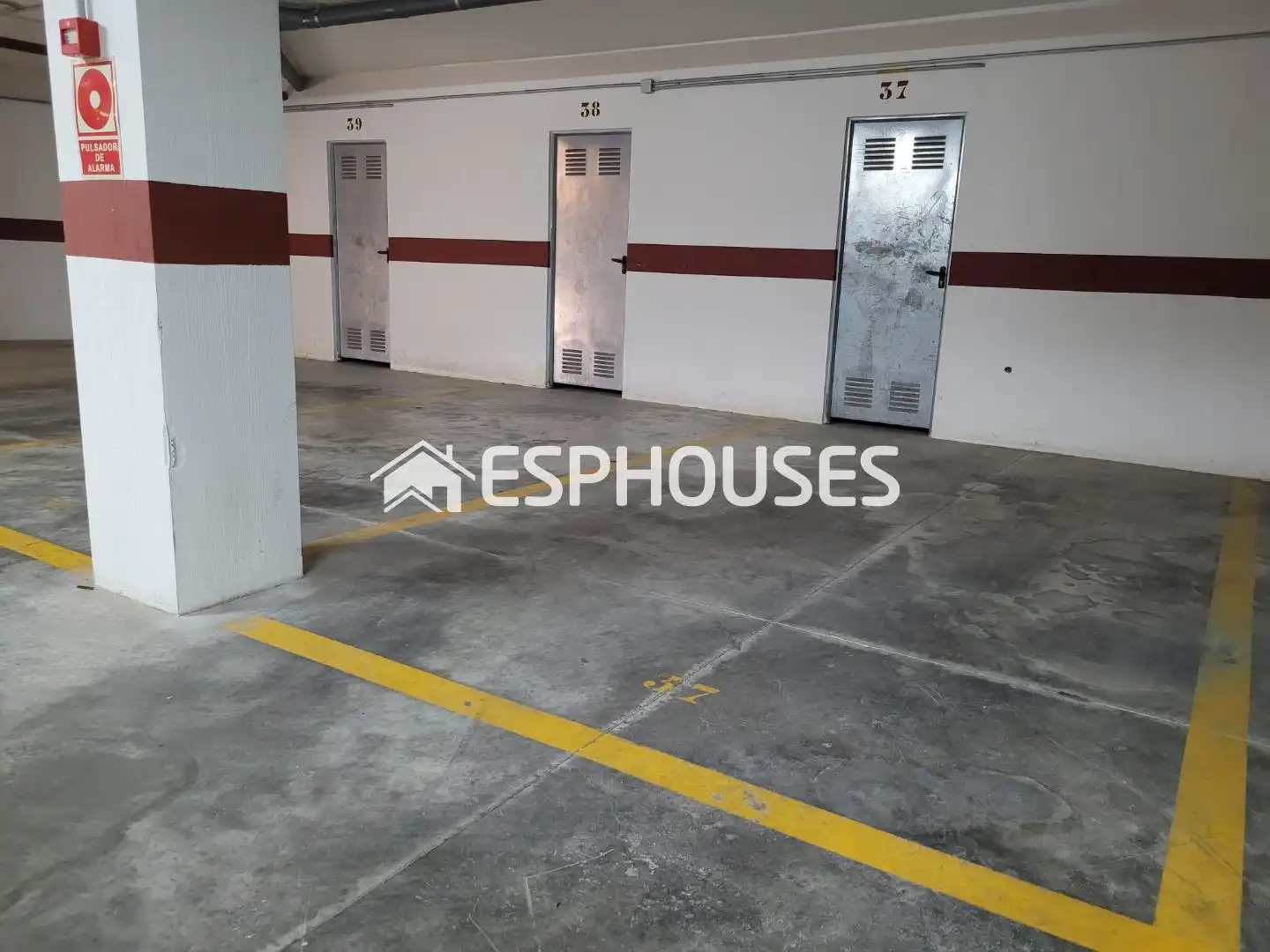 Parking de Apartamento en venta en Guardamar del Segura con Terraza, Amueblado y Balcón