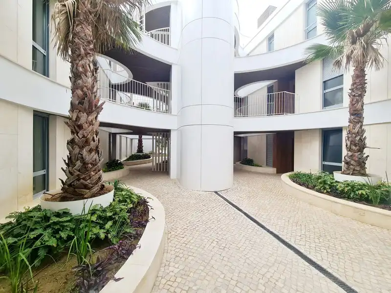 Vista exterior de Apartament de lloguer en Marbella amb Aire condicionat, Jardí privat i Terrassa