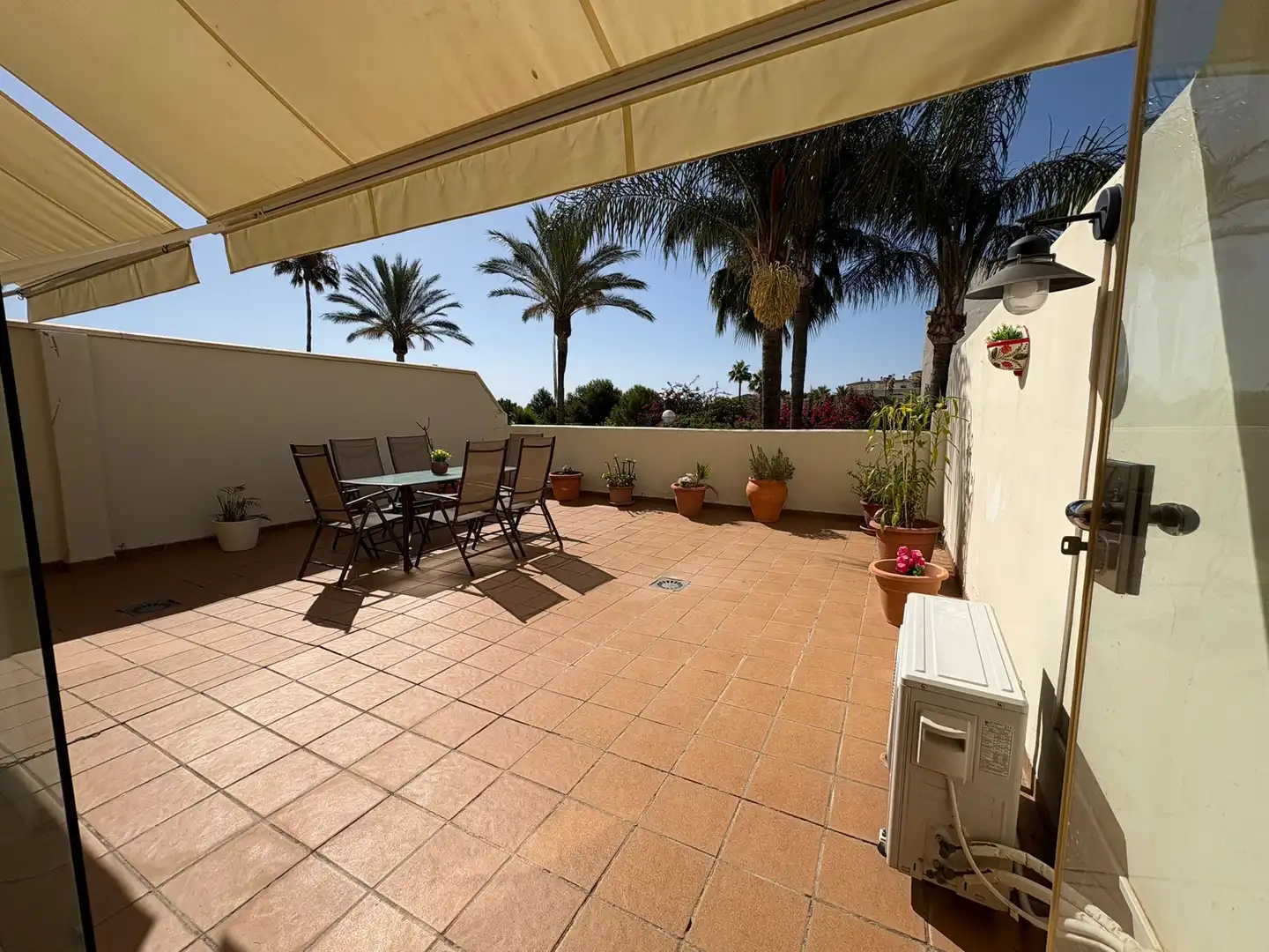 Terrasse von Erdgeschoss zum Verkauf in Benalmádena mit Terrasse, Möbliert und Gemeinschaftspool