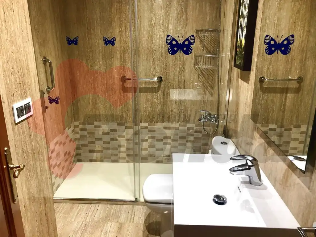 Badezimmer von Maisonette zum Verkauf in Lugo