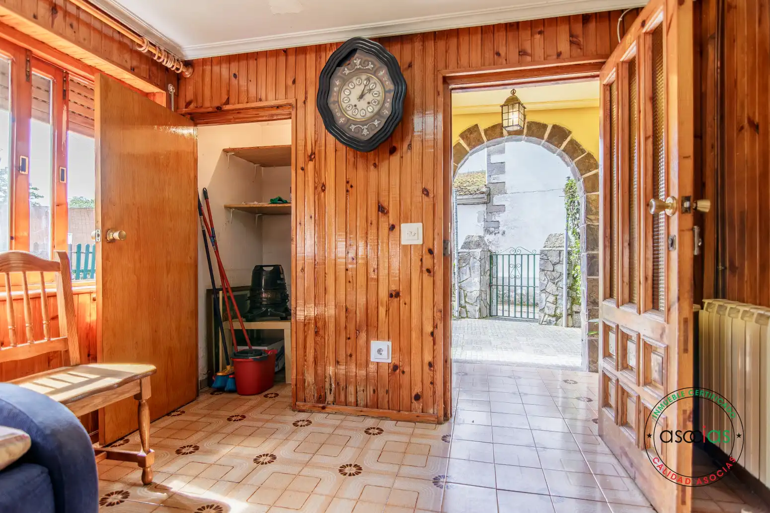 Casa o chalet en venta en Las Regueras   con Calefacción y Jardín privado