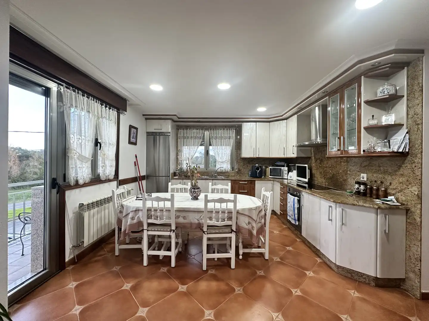 Cocina de Casa o chalet en venta en O Carballiño   con Calefacción, Jardín privado y Parquet