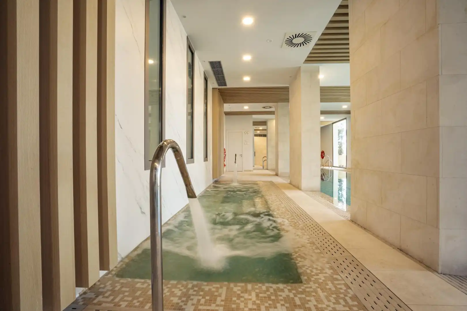 Piscina de Planta baixa en venda en Benahavís amb Aire condicionat, Calefacció i Jardí privat