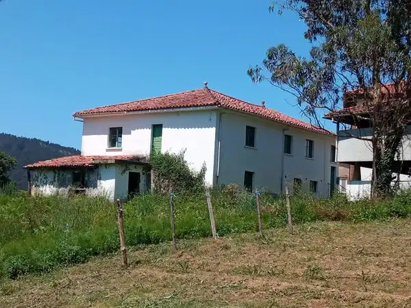 Vista exterior de Finca rústica en venda en Cudillero amb Calefacció, Jardí privat i Terrassa