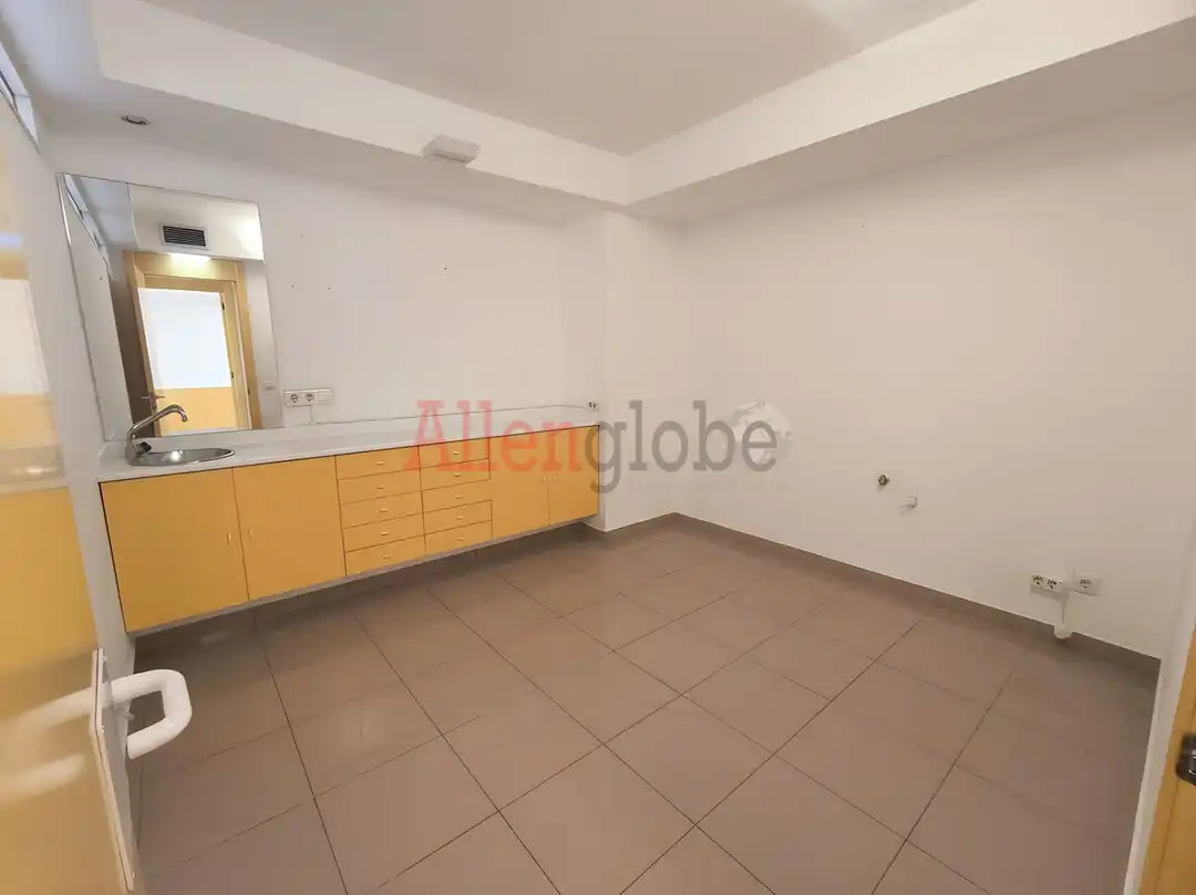 Office space with lift for sale in Calle San Francisco, imagen 7
