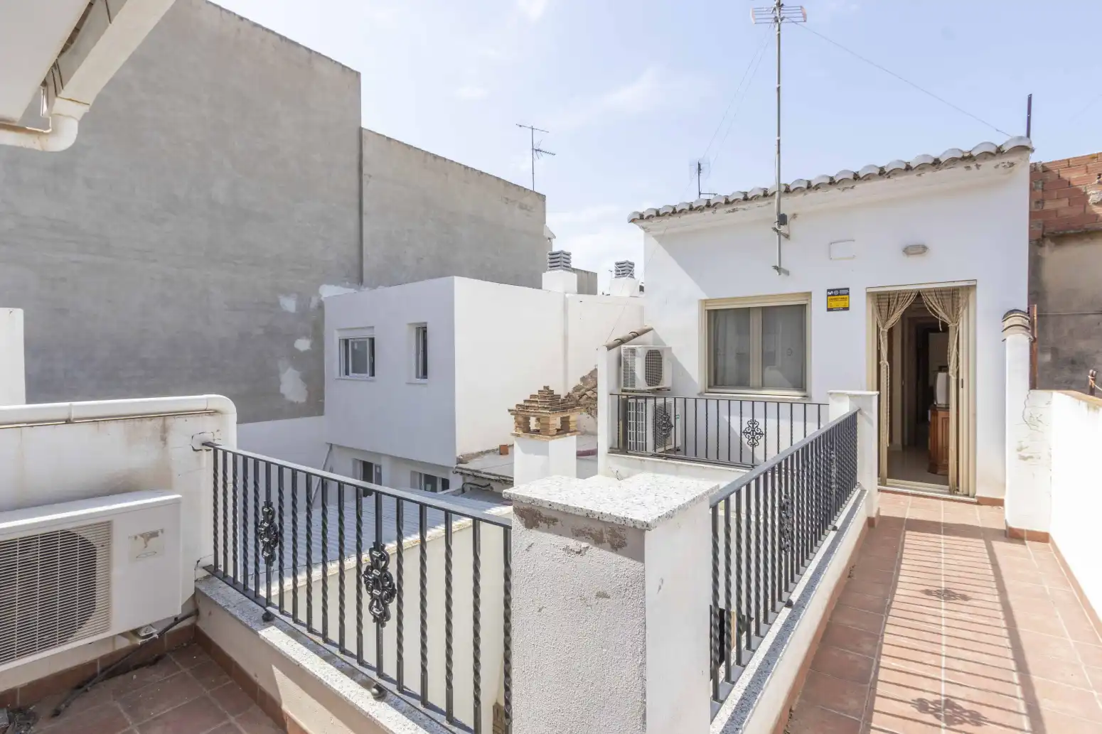 Vista exterior de Casa o chalet en venta en Rafelbuñol / Rafelbunyol con Trastero y Balcón