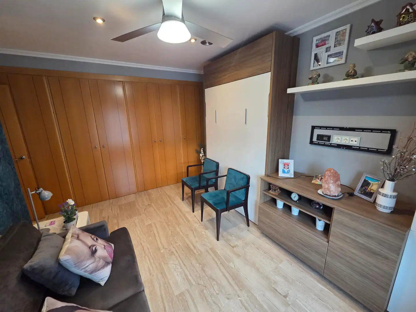 Sala d'estar de Pis en venda en Algeciras amb Aire condicionat i Terrassa