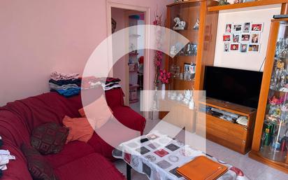 Sala d'estar de Pis en venda en Sant Feliu de Llobregat amb Aire condicionat, Forn i TV