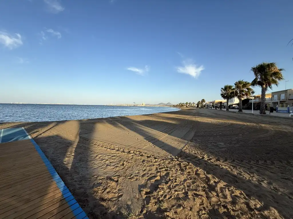 Außenansicht von Wohnungen zum Verkauf in Cartagena mit Klimaanlage und Terrasse