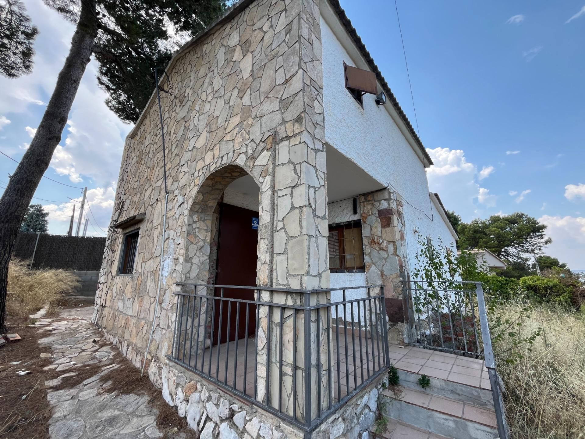 Exterior view of Country house for sale in La Torre de Claramunt  with Private garden