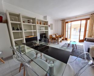 Sala d'estar de Apartament de lloguer en Ses Salines amb Aire condicionat i Moblat