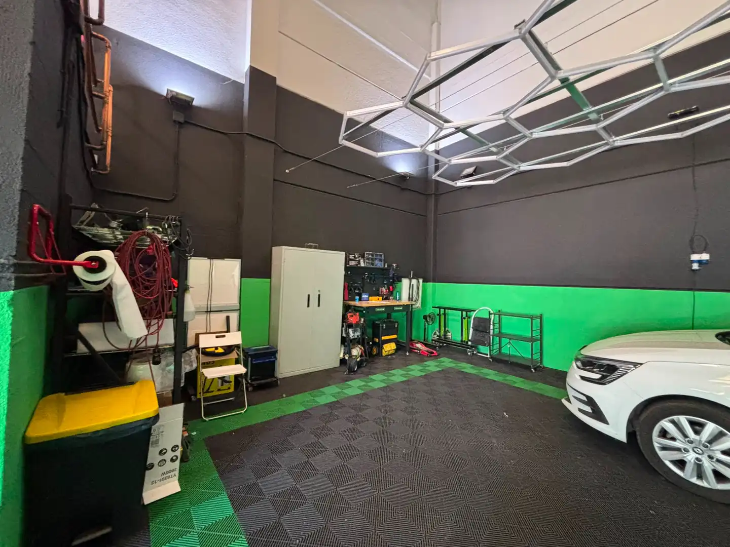 Industrial buildings for rent in Calle Belgrado, 3, Europolis