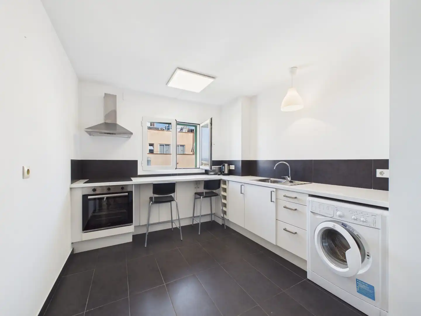 Cuina de Apartament de lloguer en  Palma de Mallorca amb Aire condicionat