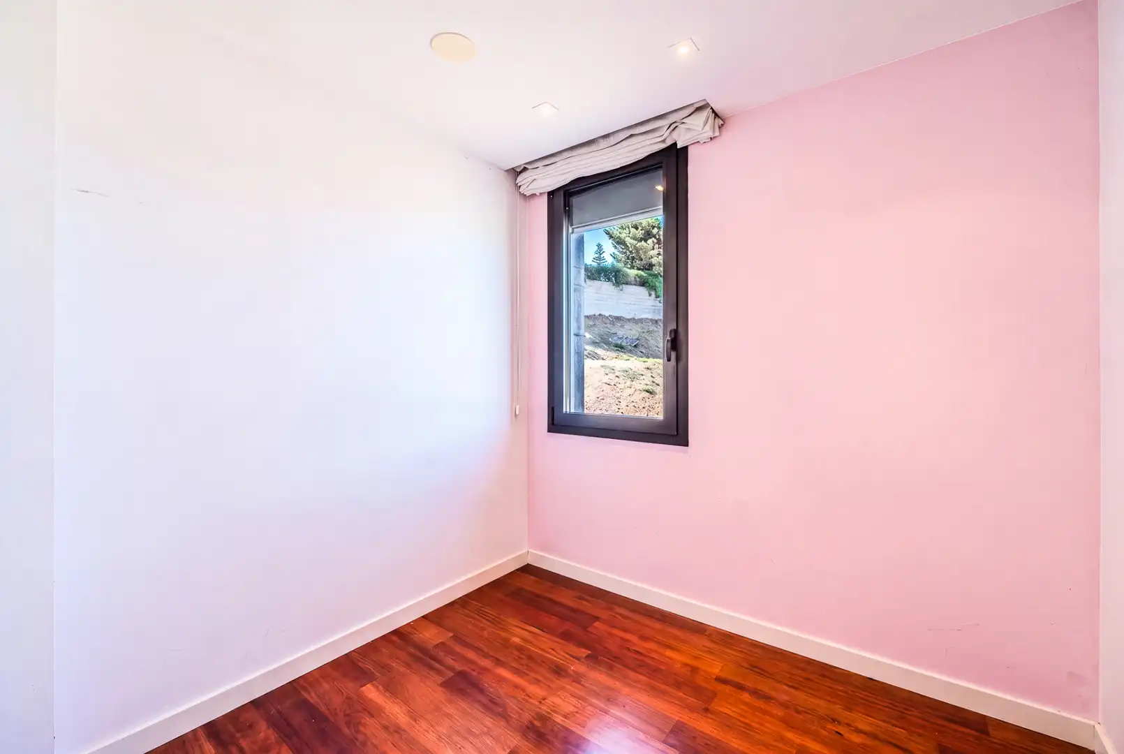 Dormitori de Casa o xalet en venda en Tàrrega amb Aire condicionat, Jardí privat i Terrassa