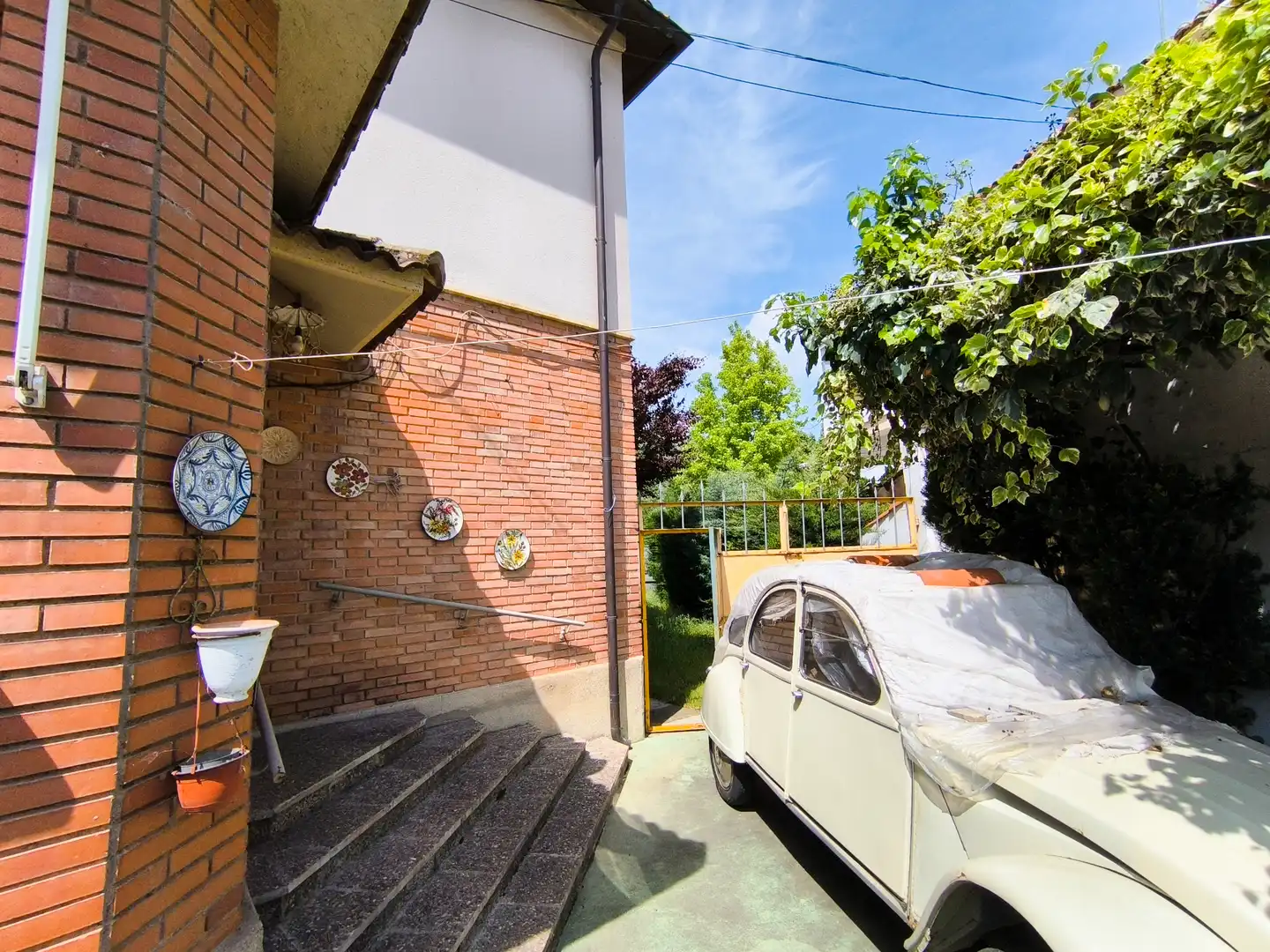 Vista exterior de Casa o xalet en venda en Palencia amb Calefacció, Jardí privat i Parquet