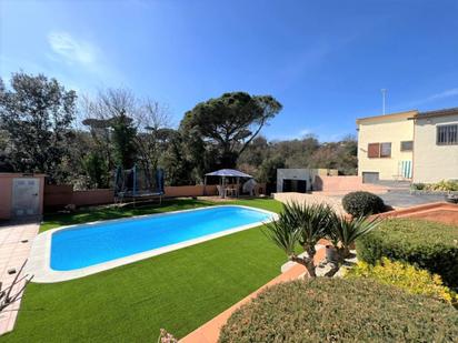 Piscina de Casa o xalet en venda en Riells i Viabrea amb Calefacció, Jardí privat i Terrassa