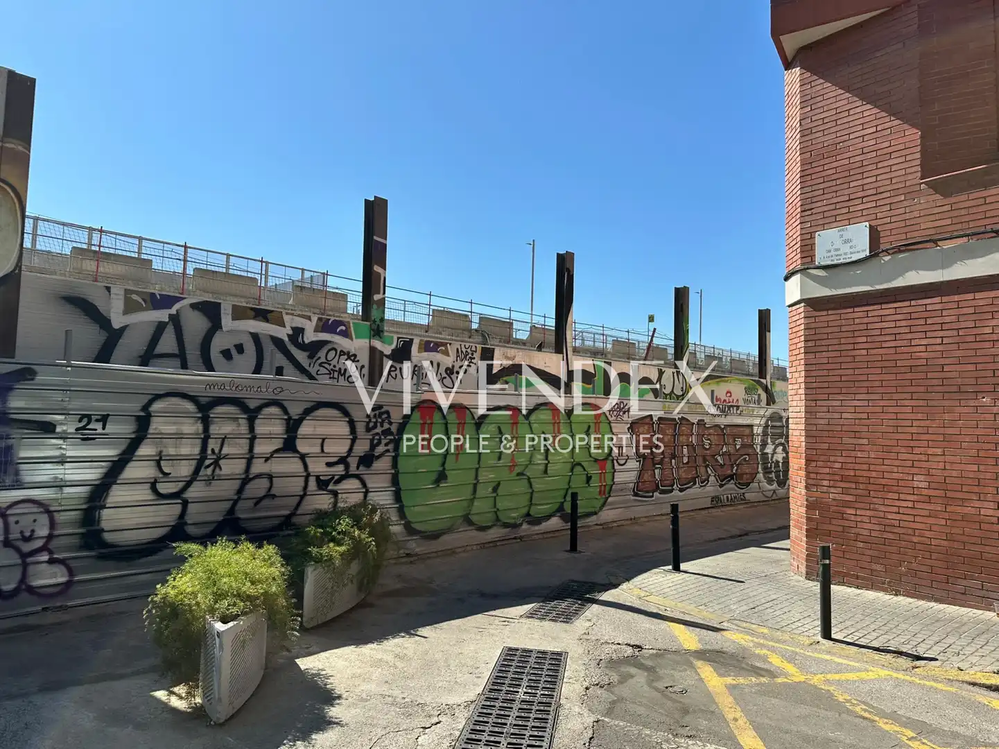 Vista exterior de Local en venta en Barcelona