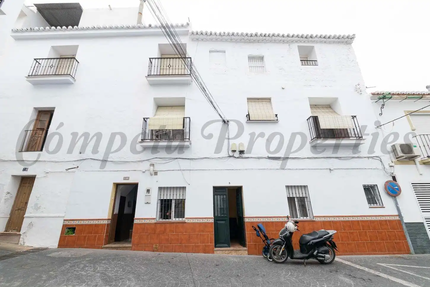 House with terrace for sale in Torrox Pueblo