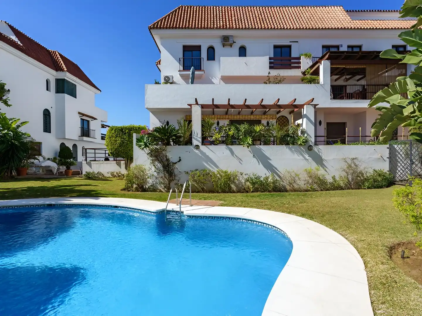 Habitatge amb piscina en venda a Milla de Oro, imagen 24