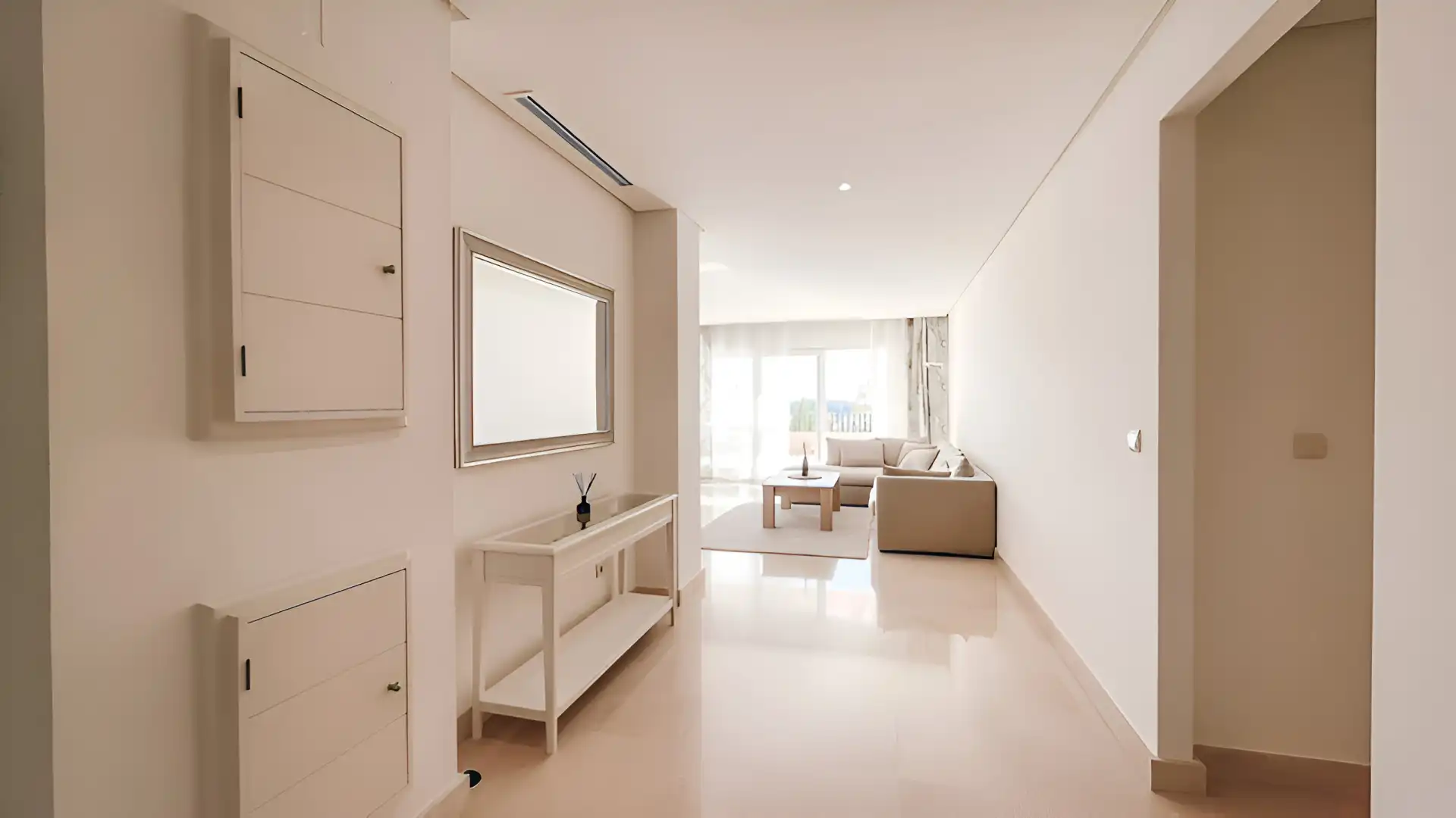 Apartamento con piscina en venta en Marbella Centro, imagen 3
