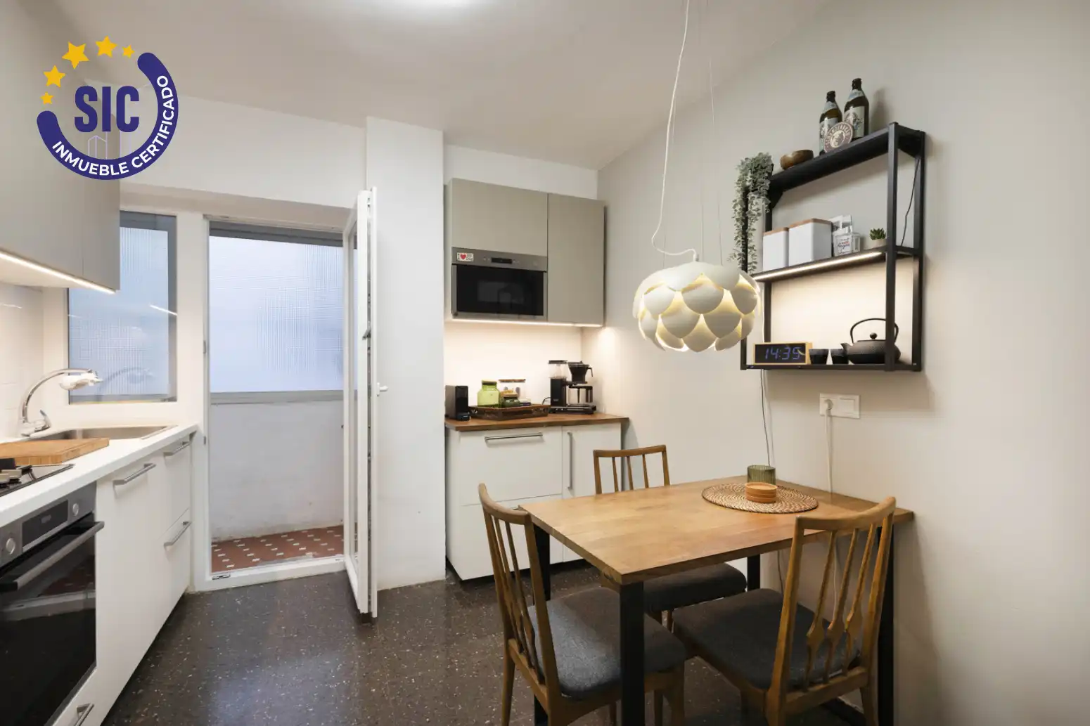 Kitchen of Flat for sale in Valencia  with Air Conditioner and Terrace