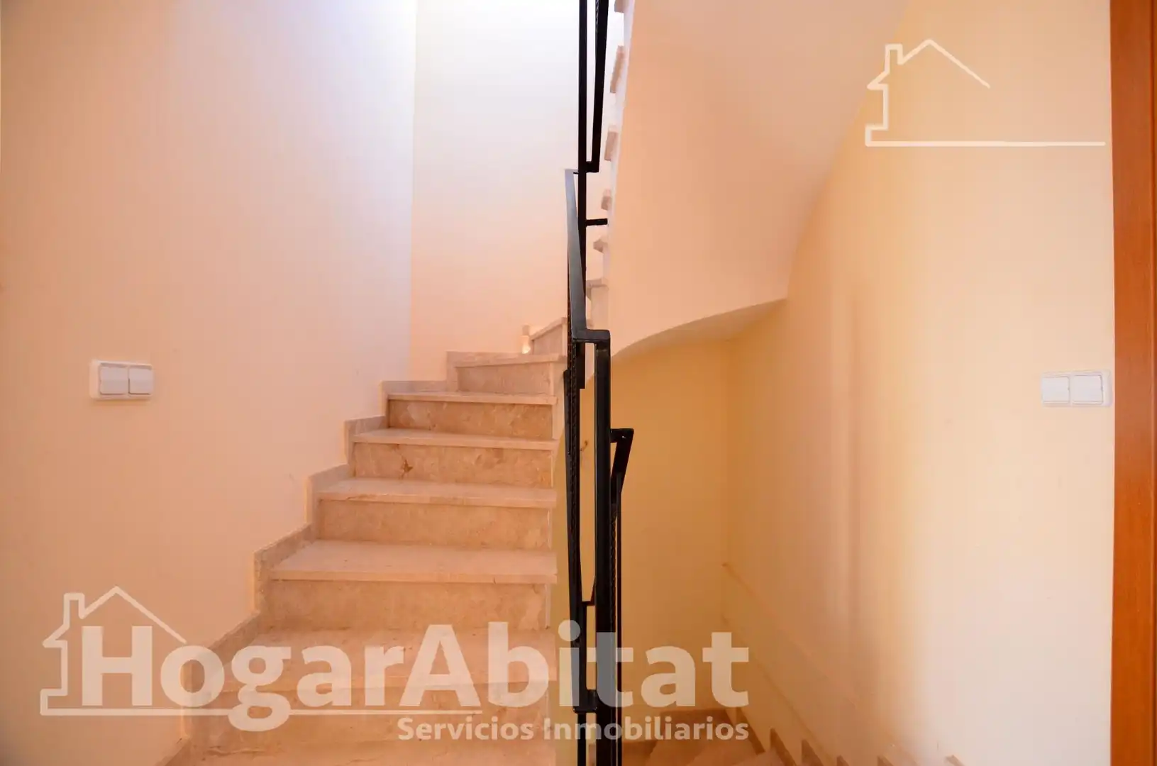 Casa adosada en venta en Favara con Terraza, Trastero y Balcón