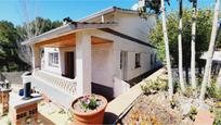Vista exterior de Casa o xalet en venda en Rubí amb Calefacció, Jardí privat i Parquet
