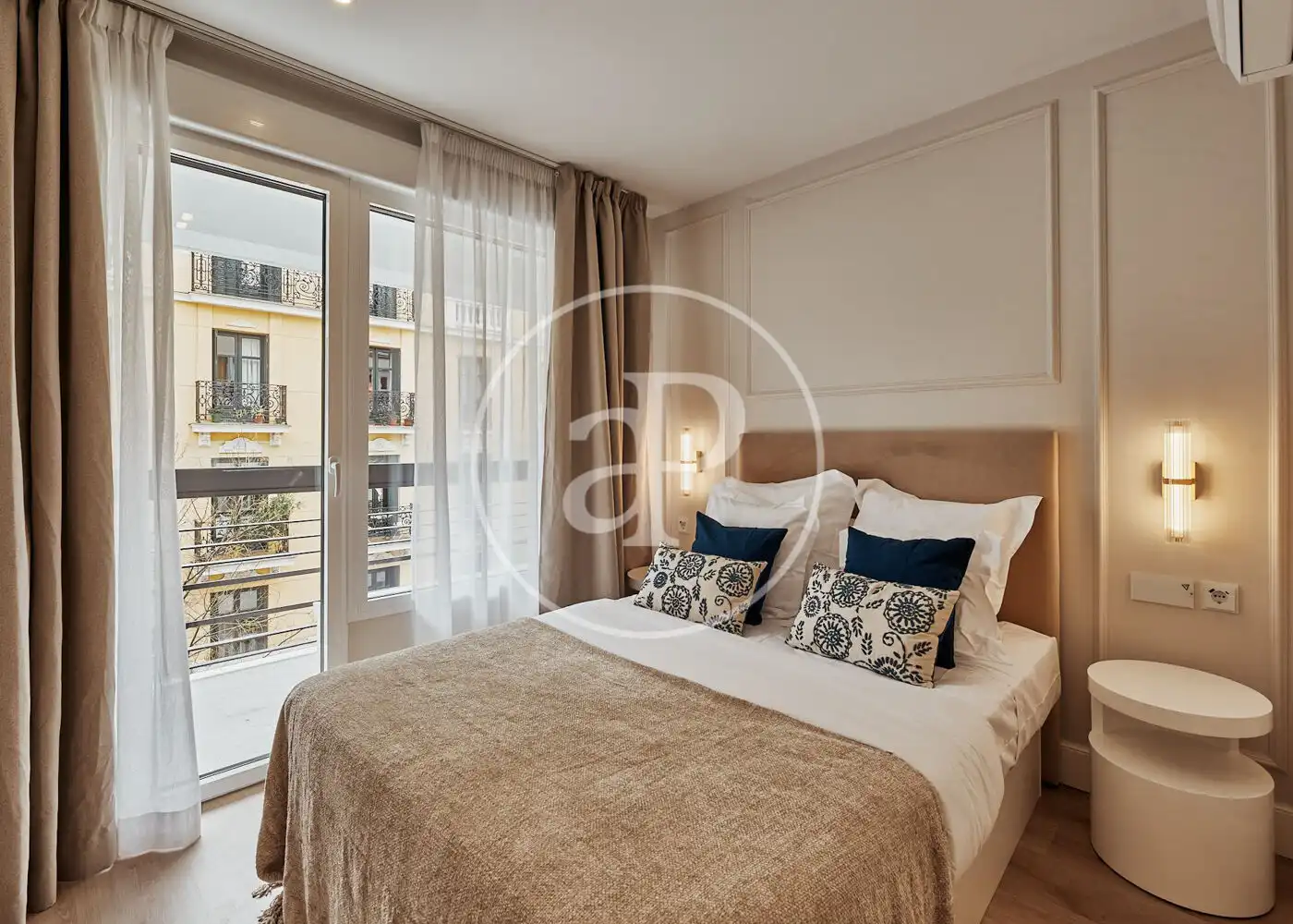 Bedroom of Flat for sale in Madrid  with Air Conditioner, Heating and Terrace