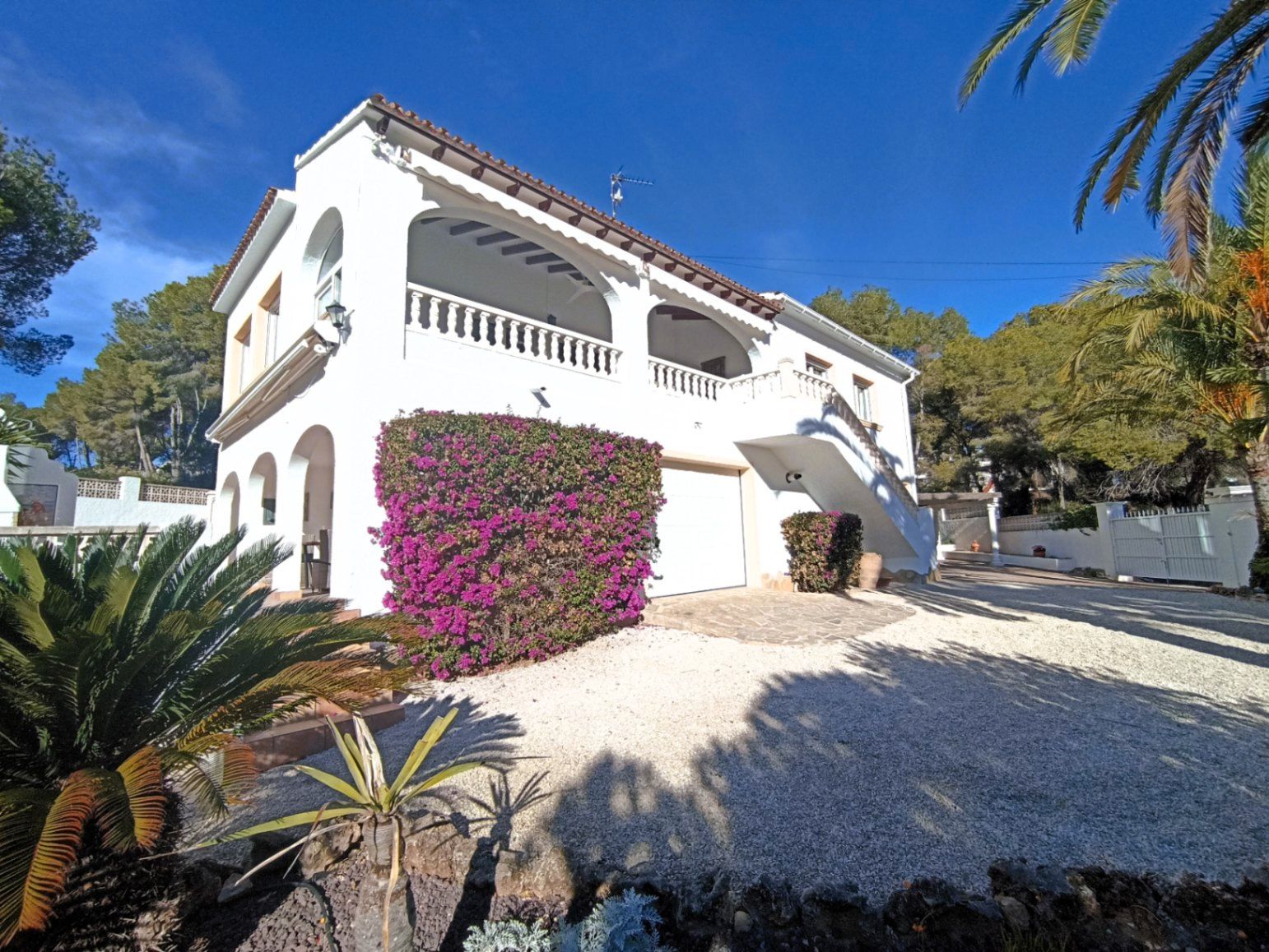 Vista exterior de Casa o chalet en venta en Moraira con Aire acondicionado, Calefacción y Jardín privado