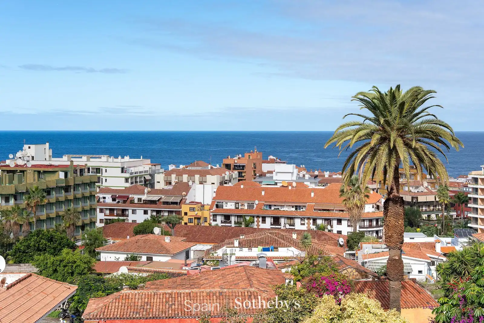 Vista exterior de Casa o xalet en venda en Puerto de la Cruz amb Aire condicionat, Jardí privat i Terrassa