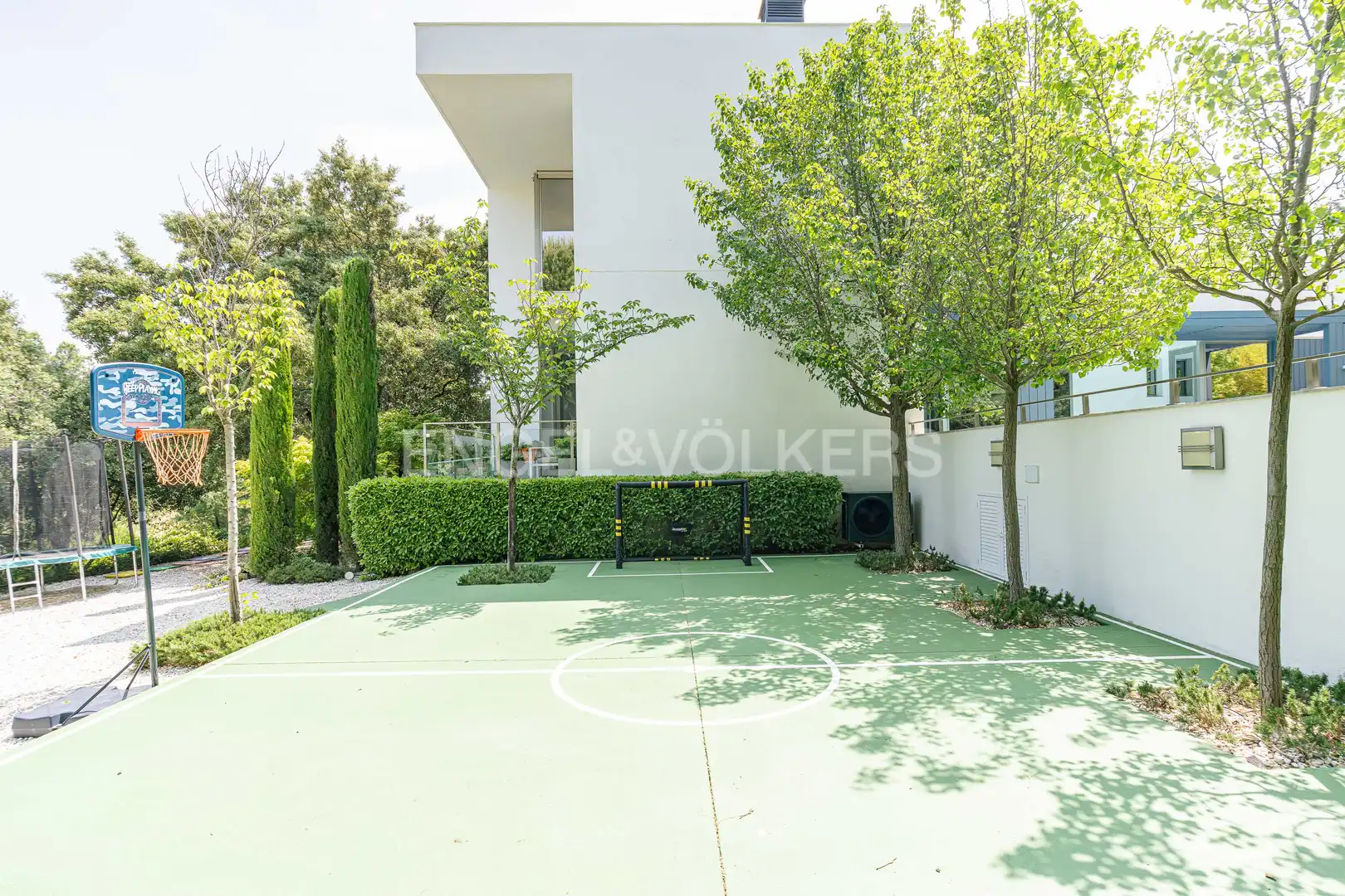 Vista exterior de Casa o chalet en venta en Boadilla del Monte con Aire acondicionado, Calefacción y Jardín privado