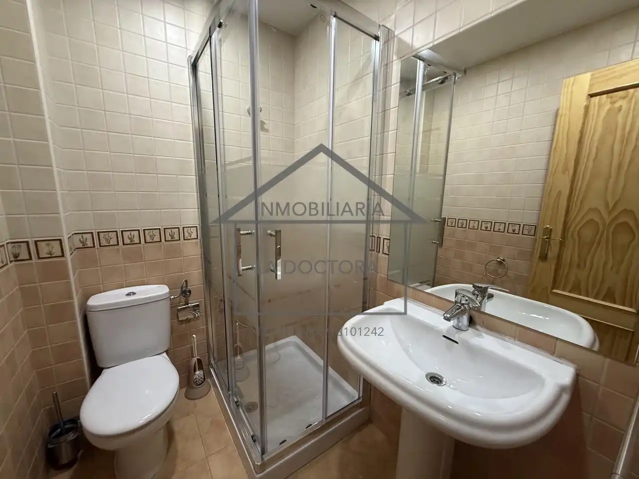 Badezimmer von Einfamilien-Reihenhaus zur Miete in Navalcarnero mit Heizung, Privatgarten und Terrasse