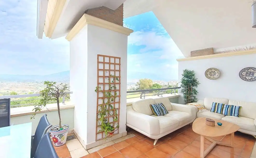Terrasse von Dachboden zum Verkauf in Mijas mit Terrasse, Abstellraum und Schwimmbad