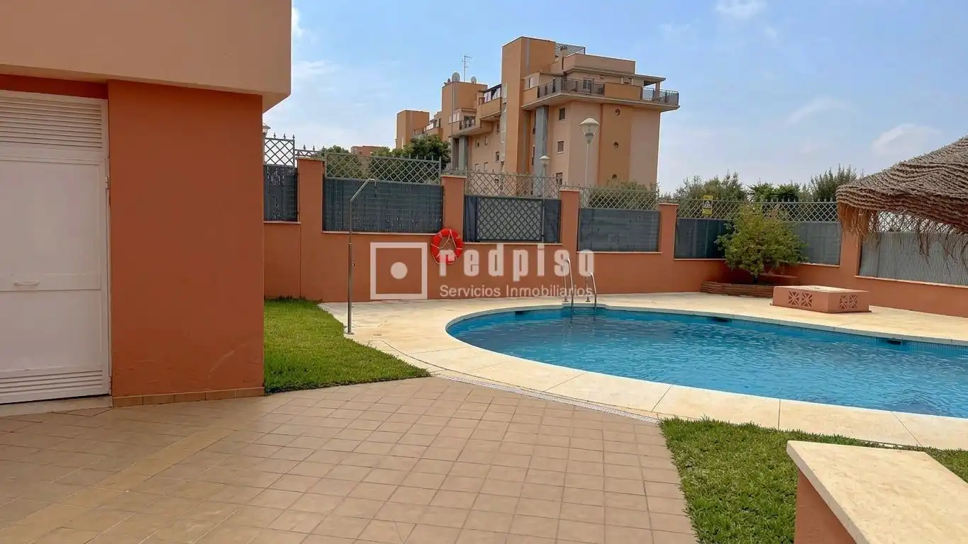 Piscina de Casa o xalet de lloguer en Málaga amb Aire condicionat, Calefacció i Jardí privat