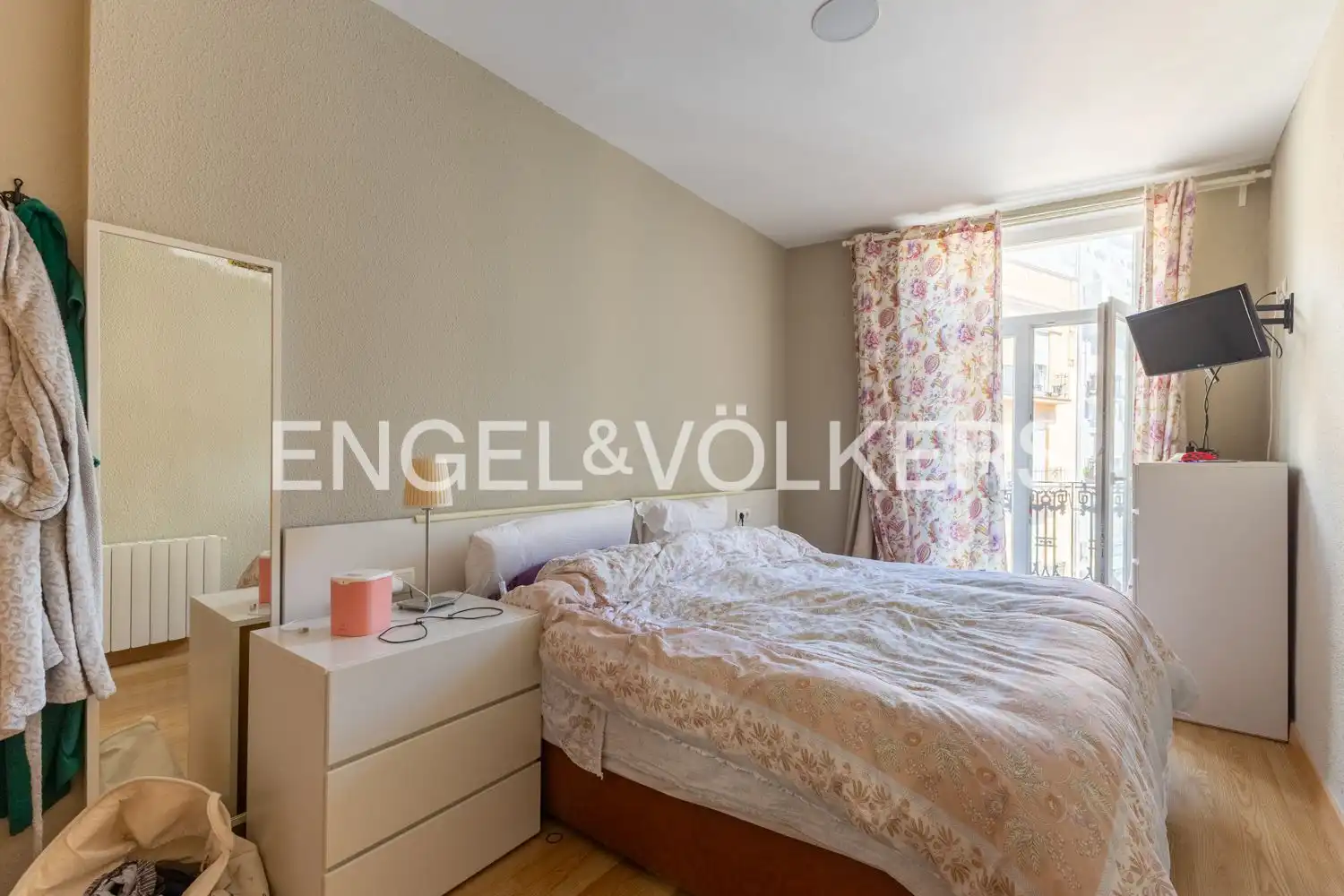 Bedroom of Flat for sale in Valencia  with Air Conditioner, Heating and Parquet flooring