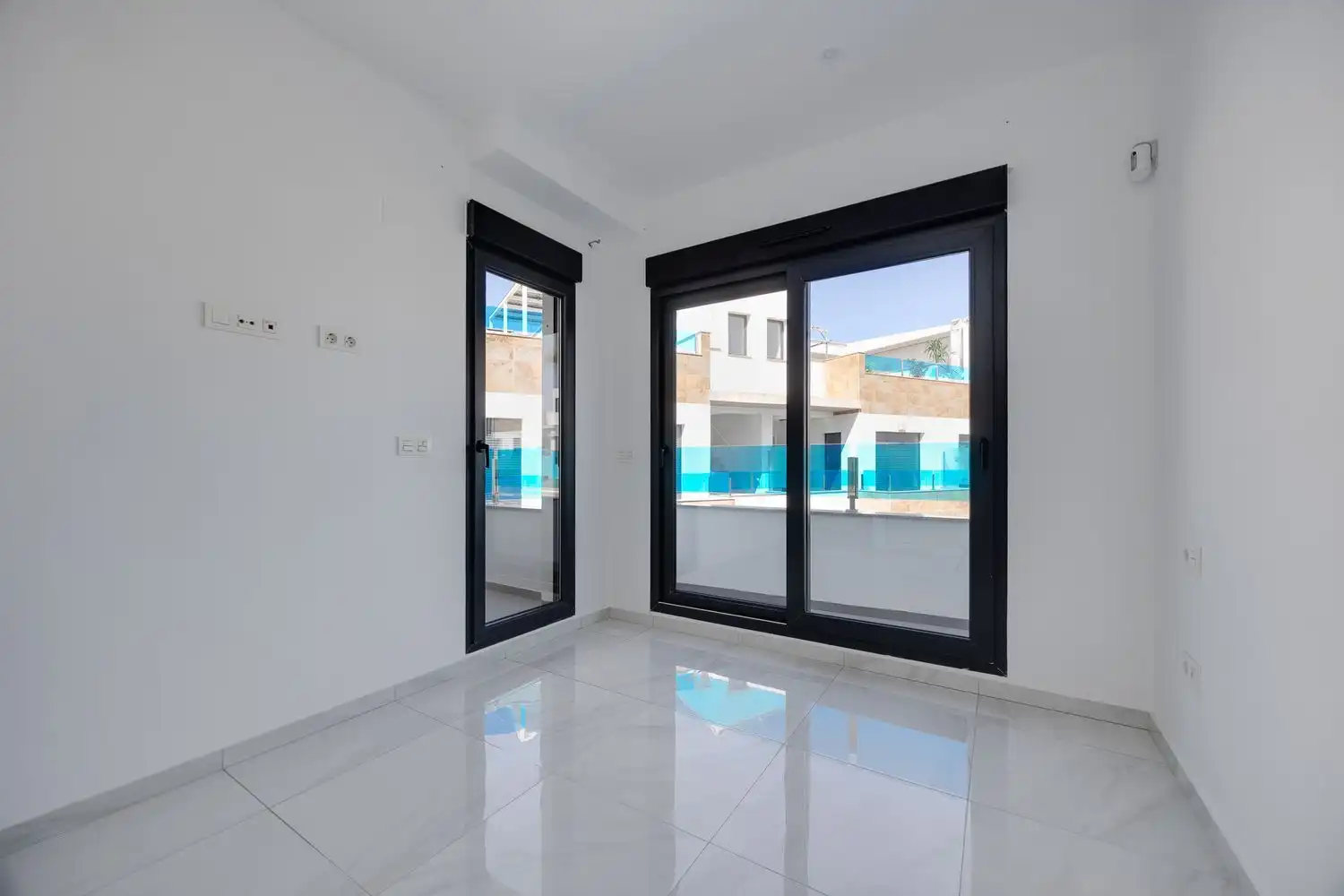 Reihenhaus mit Pool zum Verkauf in Calle Carmen Laforet 58, imagen 11
