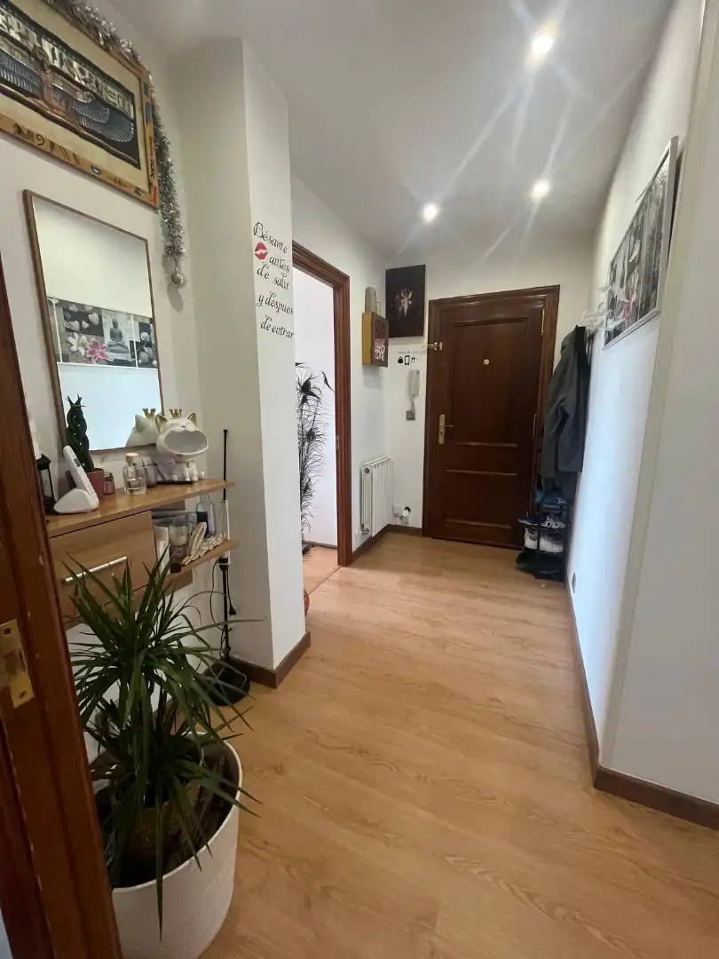 Piso en venta en Viana de Cega con Aire acondicionado, Calefacción y Parquet