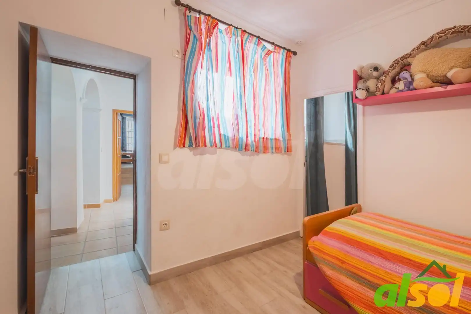 Dormitori de Casa adosada en venda en El Puerto de Santa María amb Traster i Balcó