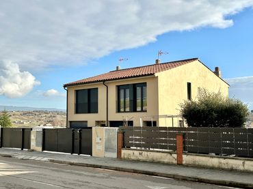 Adosado con jardín en venta en Carrer Mas Torra
