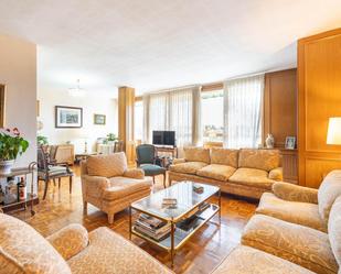 Living room of Flat for sale in  Madrid Capital  with Air Conditioner, Heating and Private garden