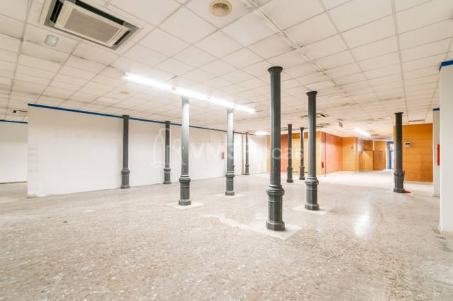 Local comercial en Alquiler en Carrer de Casp en Dreta de l'Eixample
