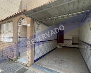 Vista exterior de Casa adosada en venda en El Ejido amb Terrassa