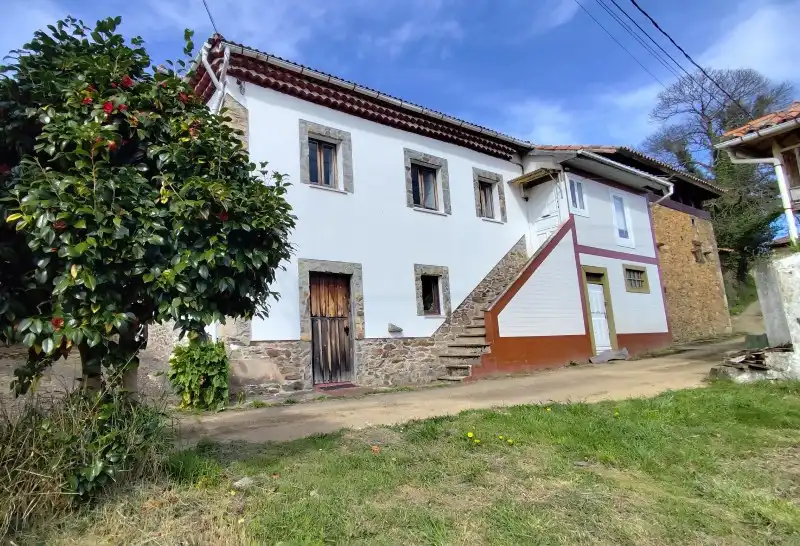 Vista exterior de Casa adosada en venda en Cudillero