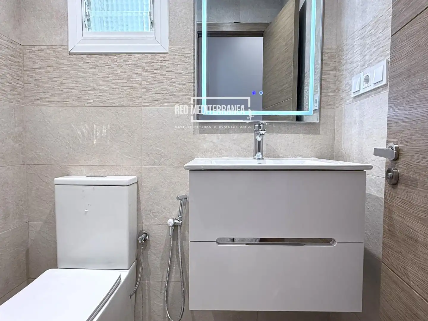 Bathroom of Flat for sale in Gandia  with Air Conditioner, Heating and Terrace