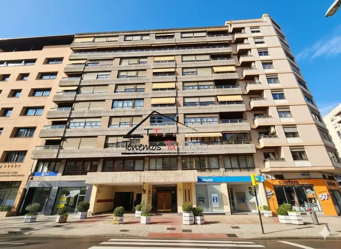 Vista exterior de Piso en venta en Zaragoza con Aire acondicionado, Calefacción y Parquet