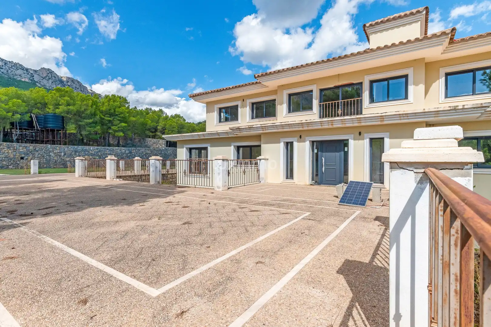 Vista exterior de Casa o chalet en venta en Polop con Terraza, Trastero y Piscina