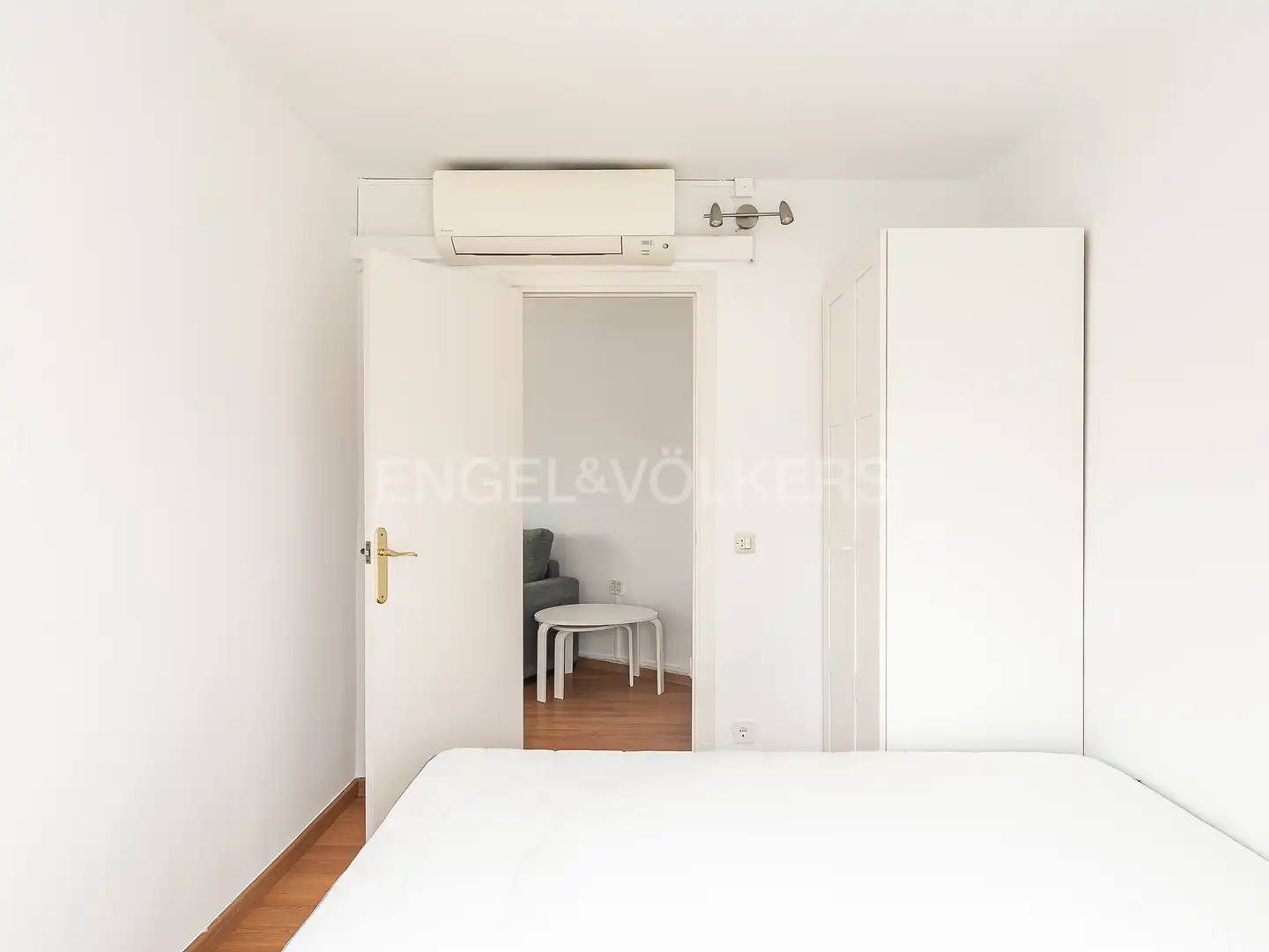 Bedroom of Flat for rent in Barcelona  with Air Conditioner, Heating and Parquet flooring
