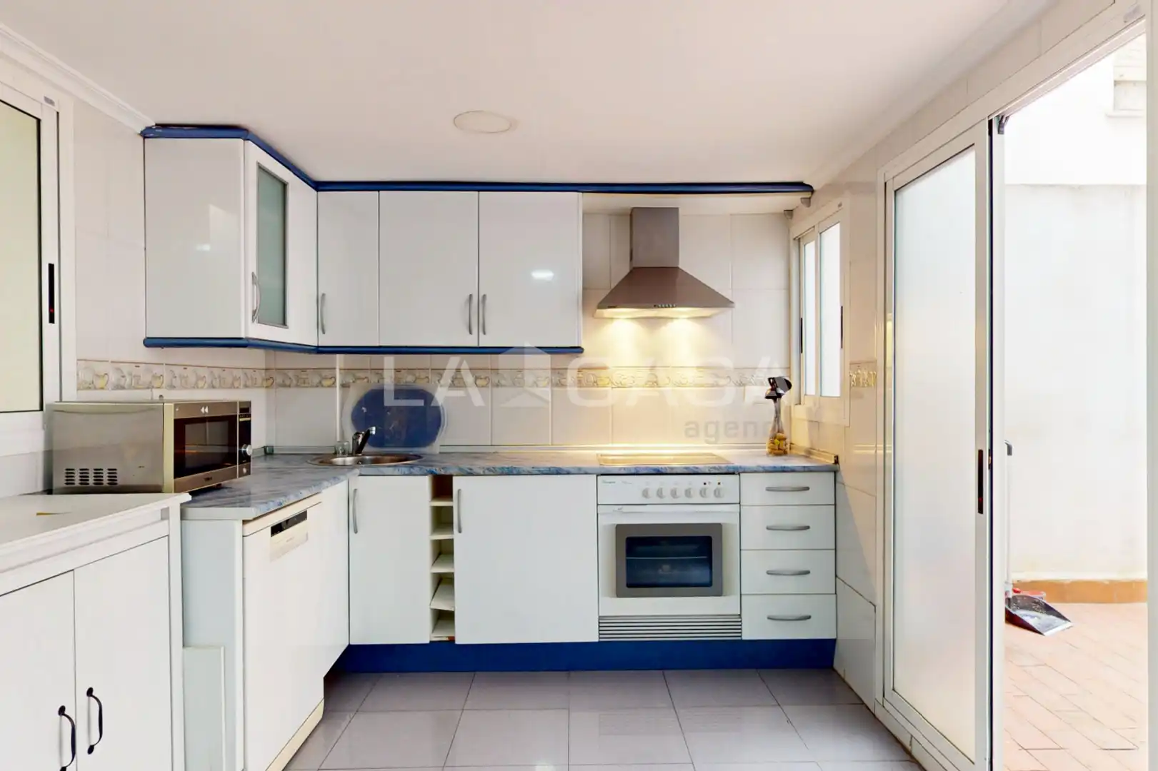 Piso con terraza en venta en Avinguda del Port, imagen 2