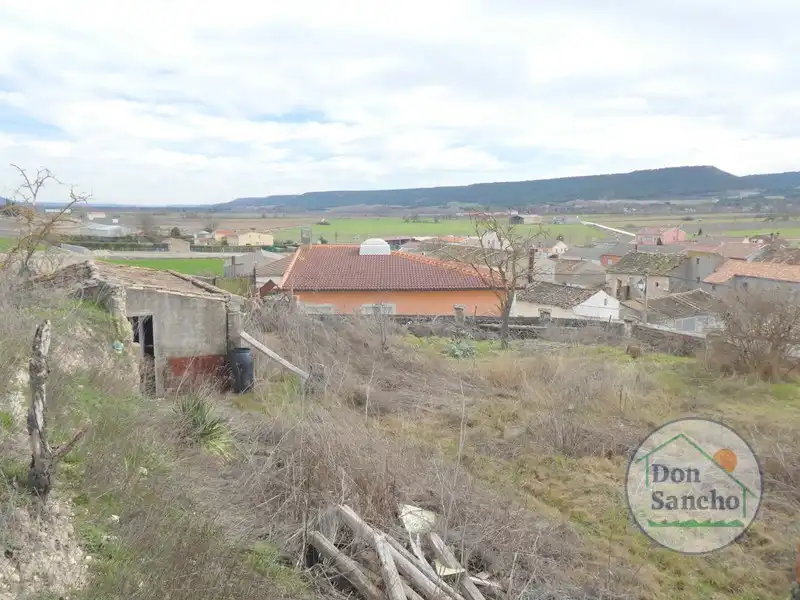 Houses for sale in Olivares de Duero
