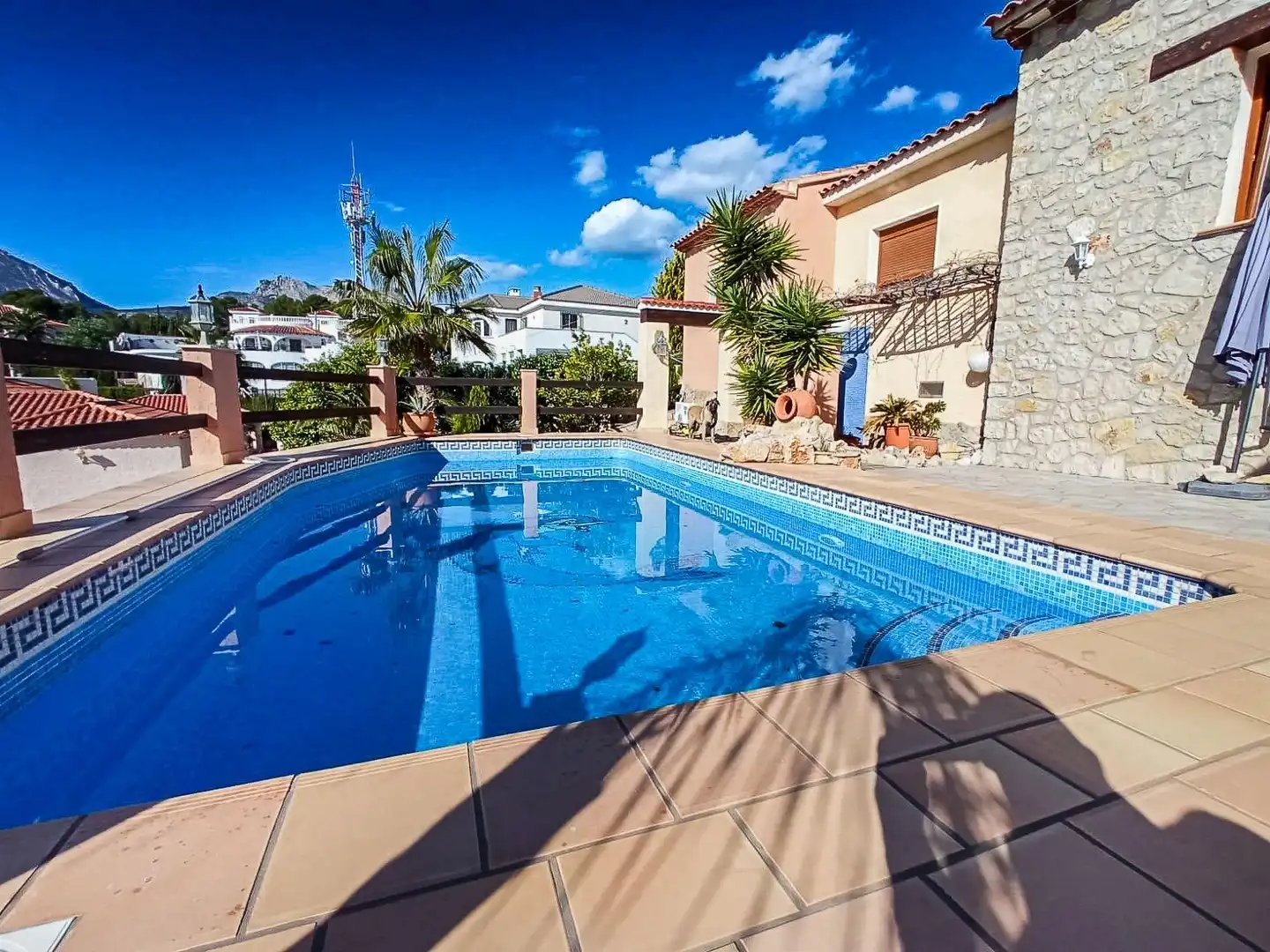 Villa con piscina in vendita a Escandinavia - Cautivador